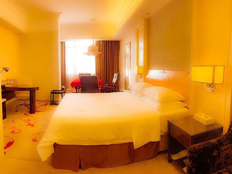 Vienna Hotel Jiangmen Heshan Huamao Экстерьер фото